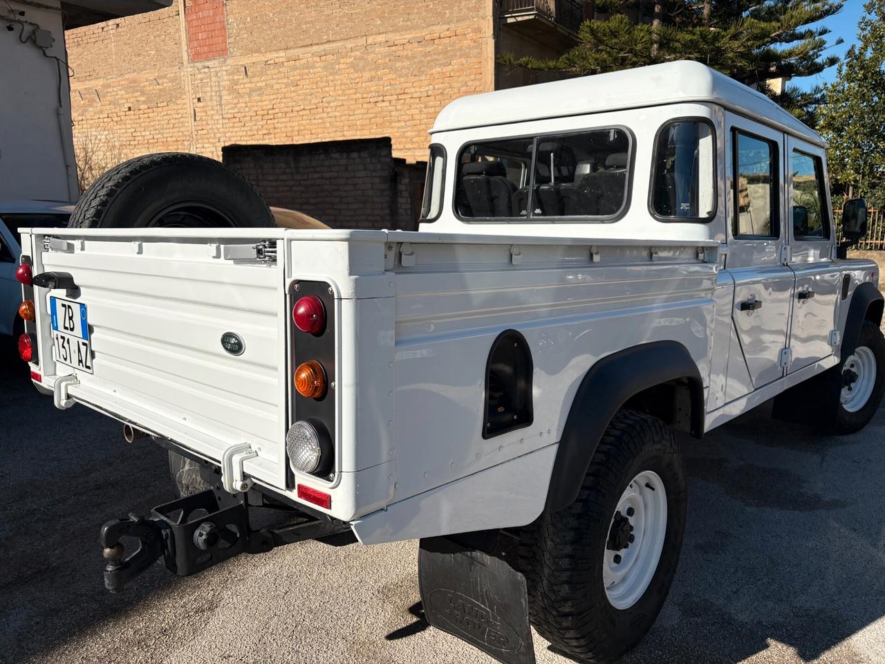 Land Rover Defender 130 2.2 TD4 Chassis Cab E