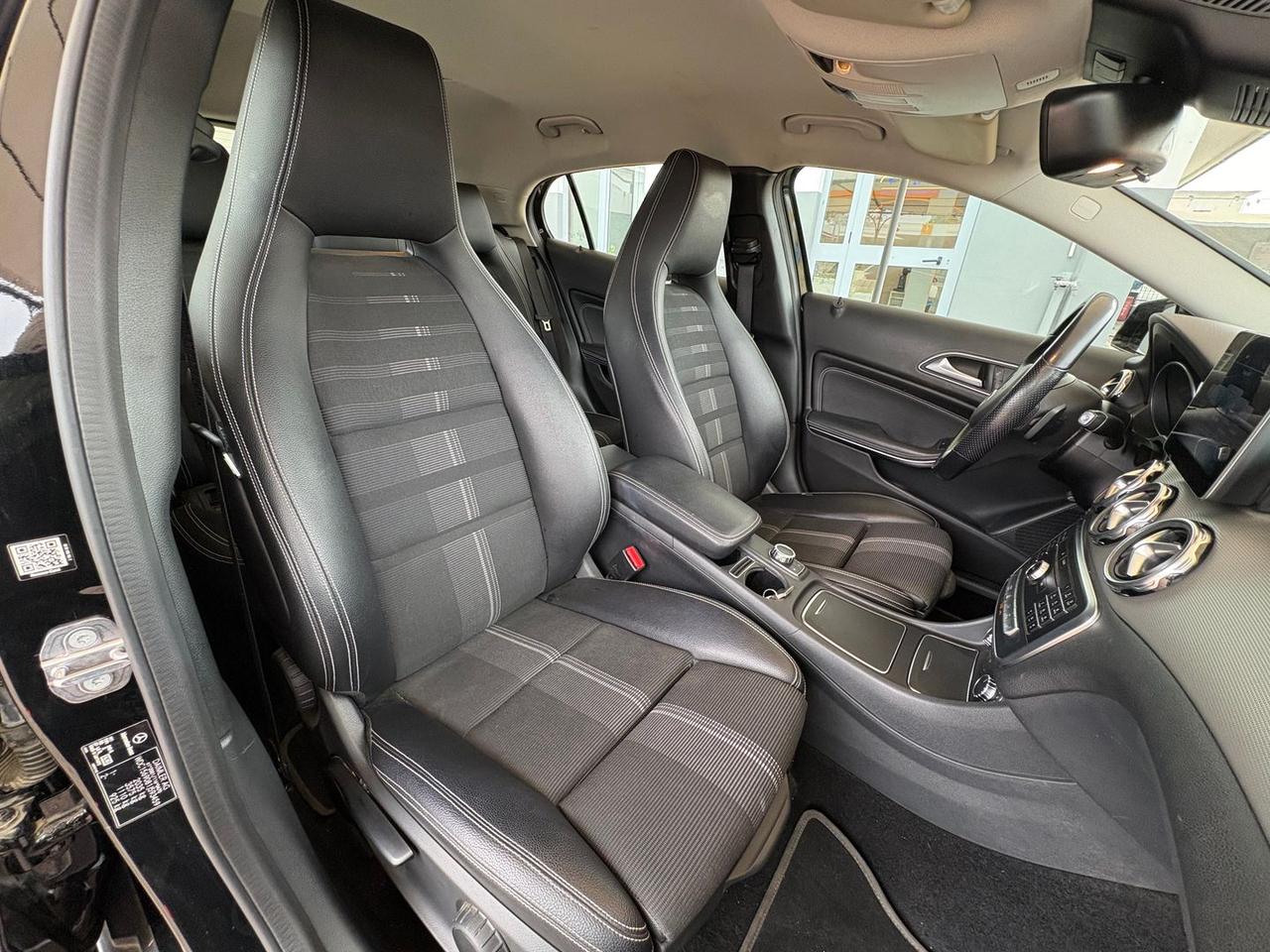 Mercedes-Benz GLA 200 200 D Premium #50687