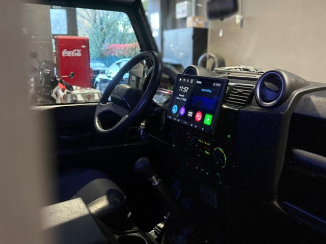 LAND ROVER Defender 110 2.2 TD4 Station Wagon N1