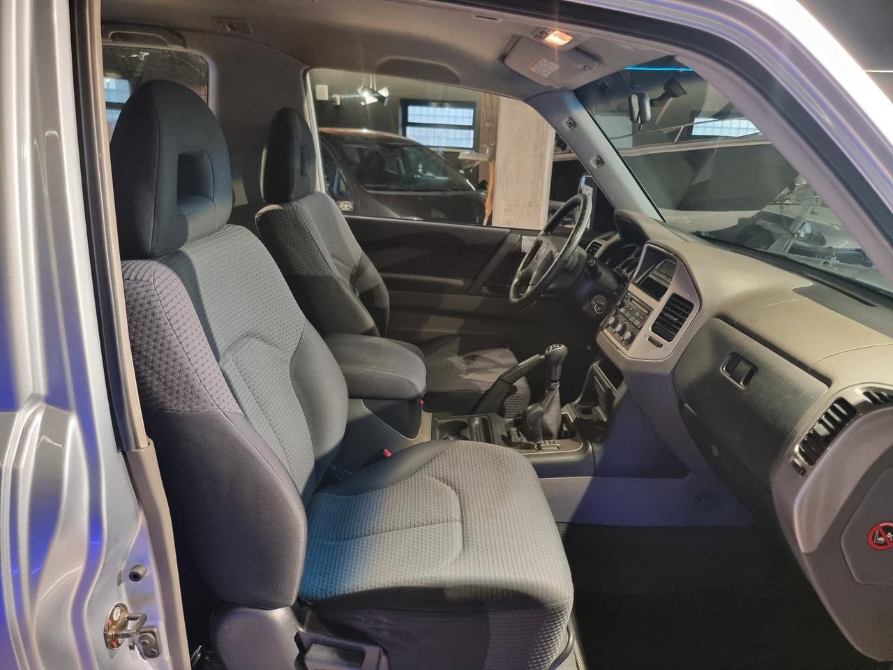 Mitsubishi Pajero 3 Porte 2.5 TDI Invite 115Cv