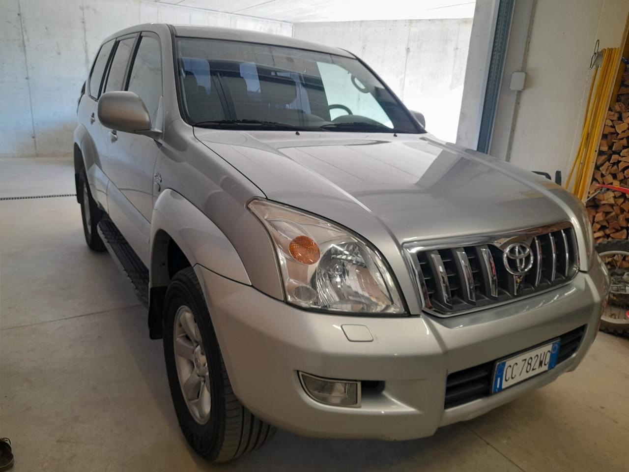 Toyota Land Cruiser 7 POSTI 3.0 D-4D 5p. aut. Wagon
