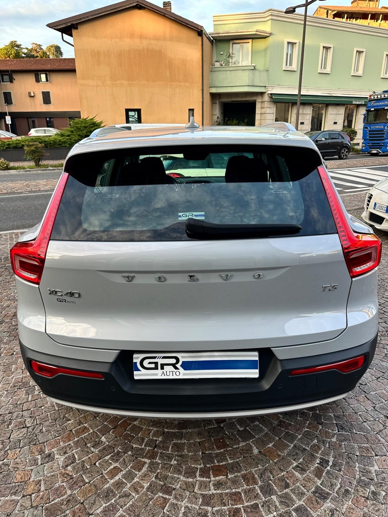Volvo XC40 T3 Geartronic Momentum Core -km Certificati