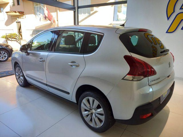 PEUGEOT 3008 1.6 HDi 115CV Allure