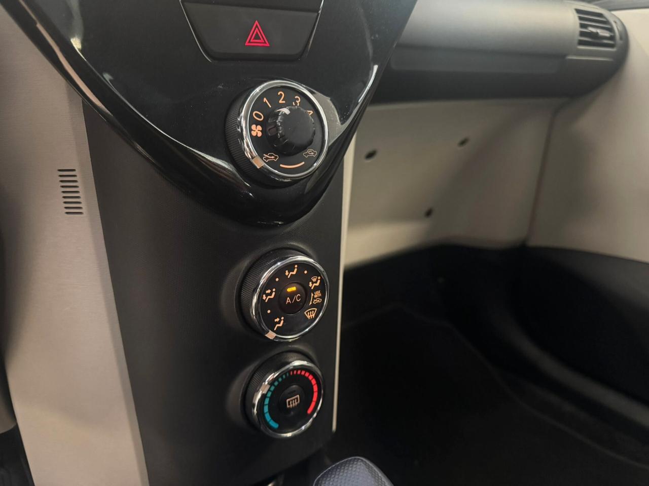 Toyota iQ 1.0 CVT Lounge PREZZO REALE!! UNICO PROPRIETARIO!! TAGLIANDI!!