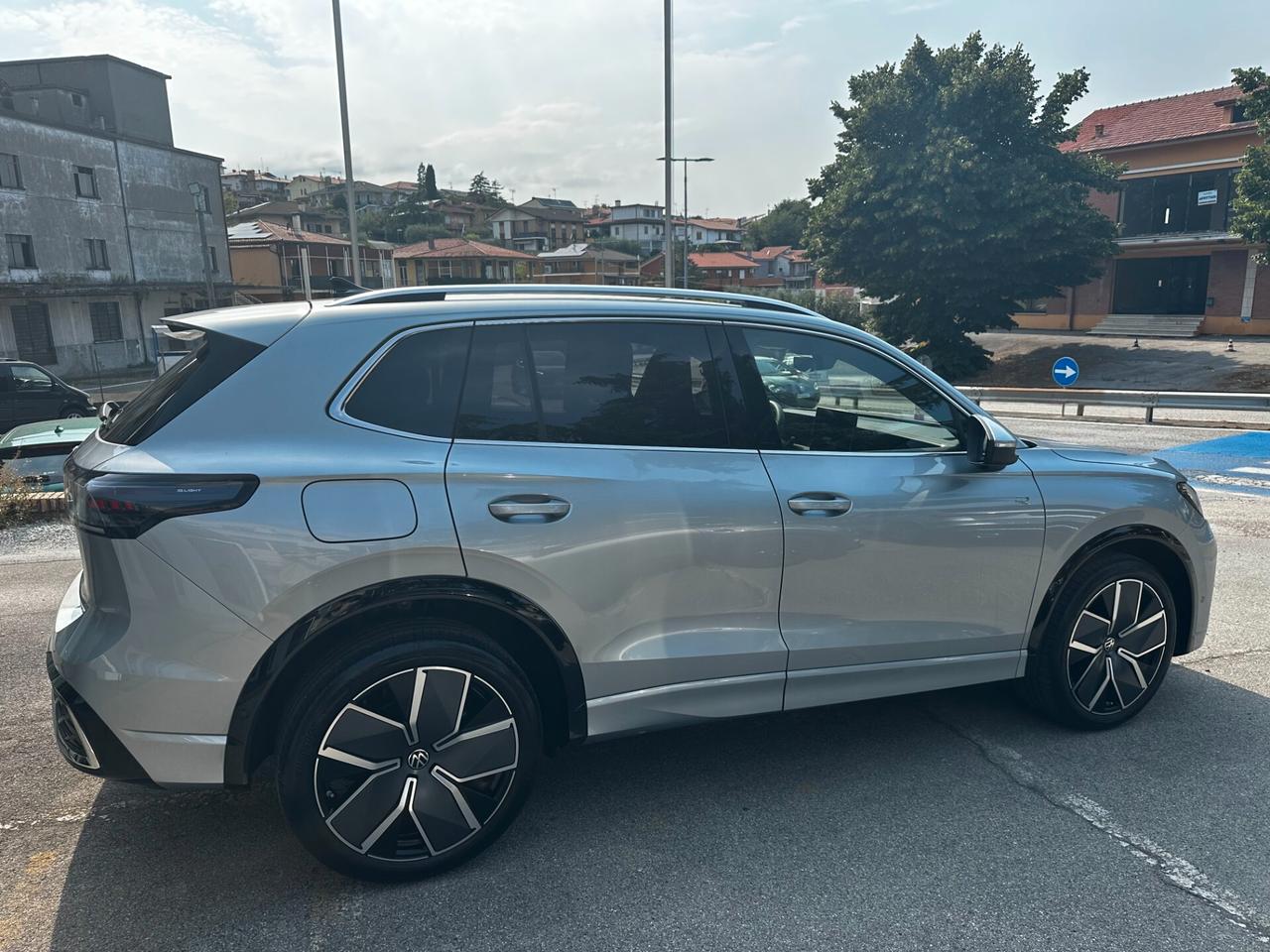 Volkswagen Tiguan III 1.5 tsi ehybrid R-Line Plus 204cv dsg / 4 ANNI DI GARANZIA