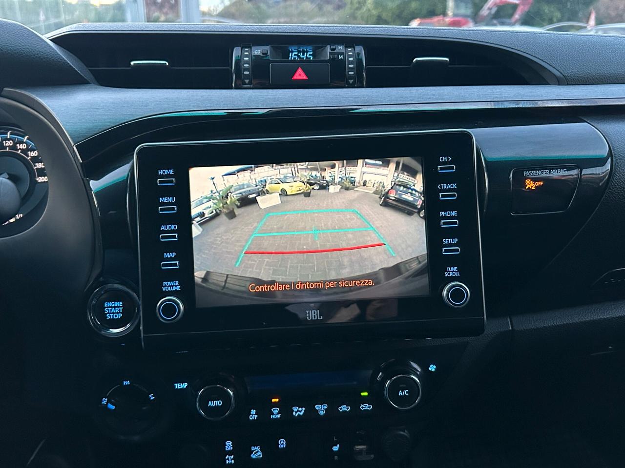 Toyota Hilux 2.8 d double cab Invincible 4wd auto