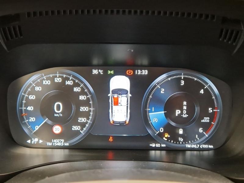 VOLVO XC60 B4 D AWD AUTOMATICO MOMENTUM PRO SUV