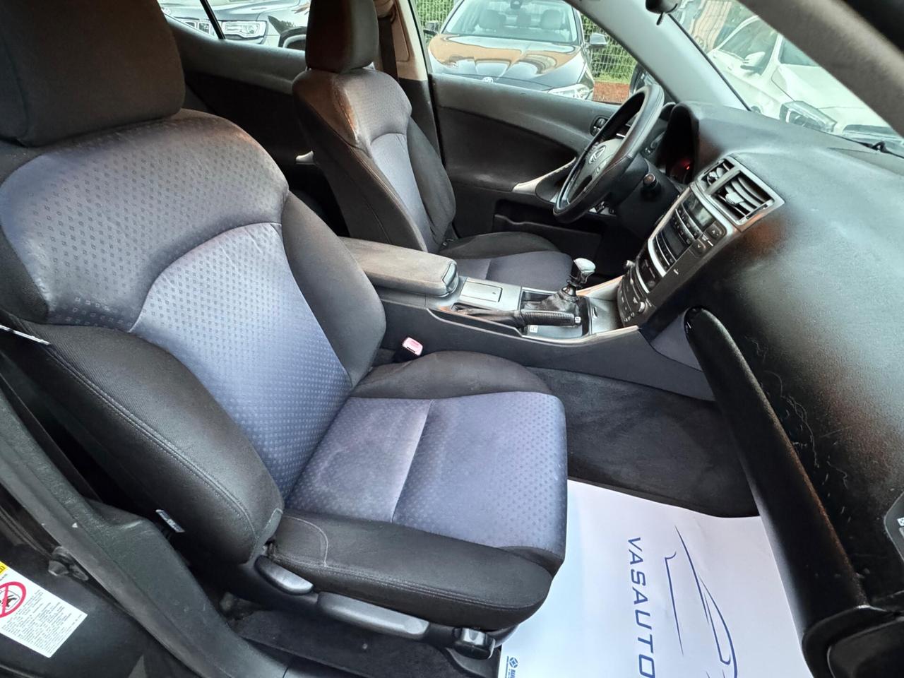 Lexus IS 220d 2.2 16V Luxury