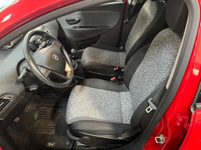Lancia Ypsilon Ypsilon 1.0 FireFly 5 porte S&S Hybrid Silver