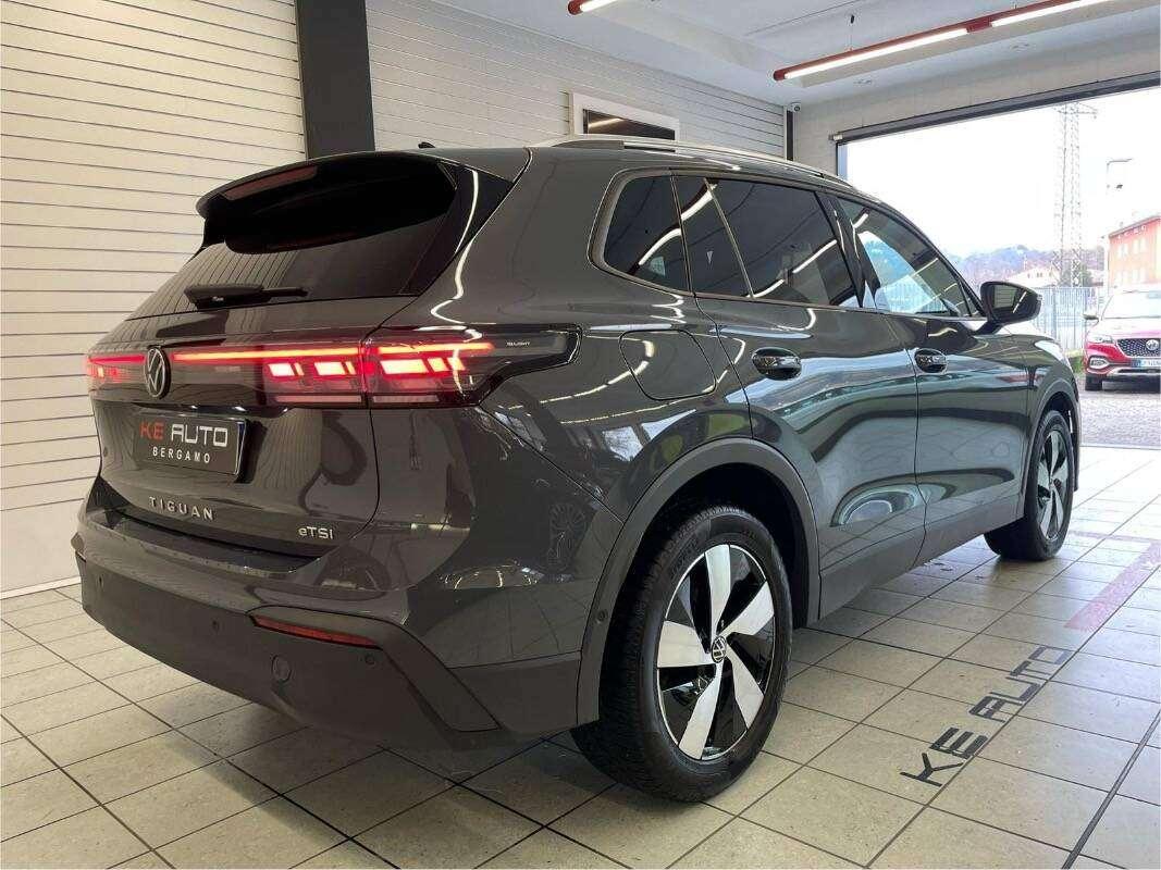 Volkswagen Tiguan Tiguan III 2024 1.5 etsi R-Line 150cv dsg