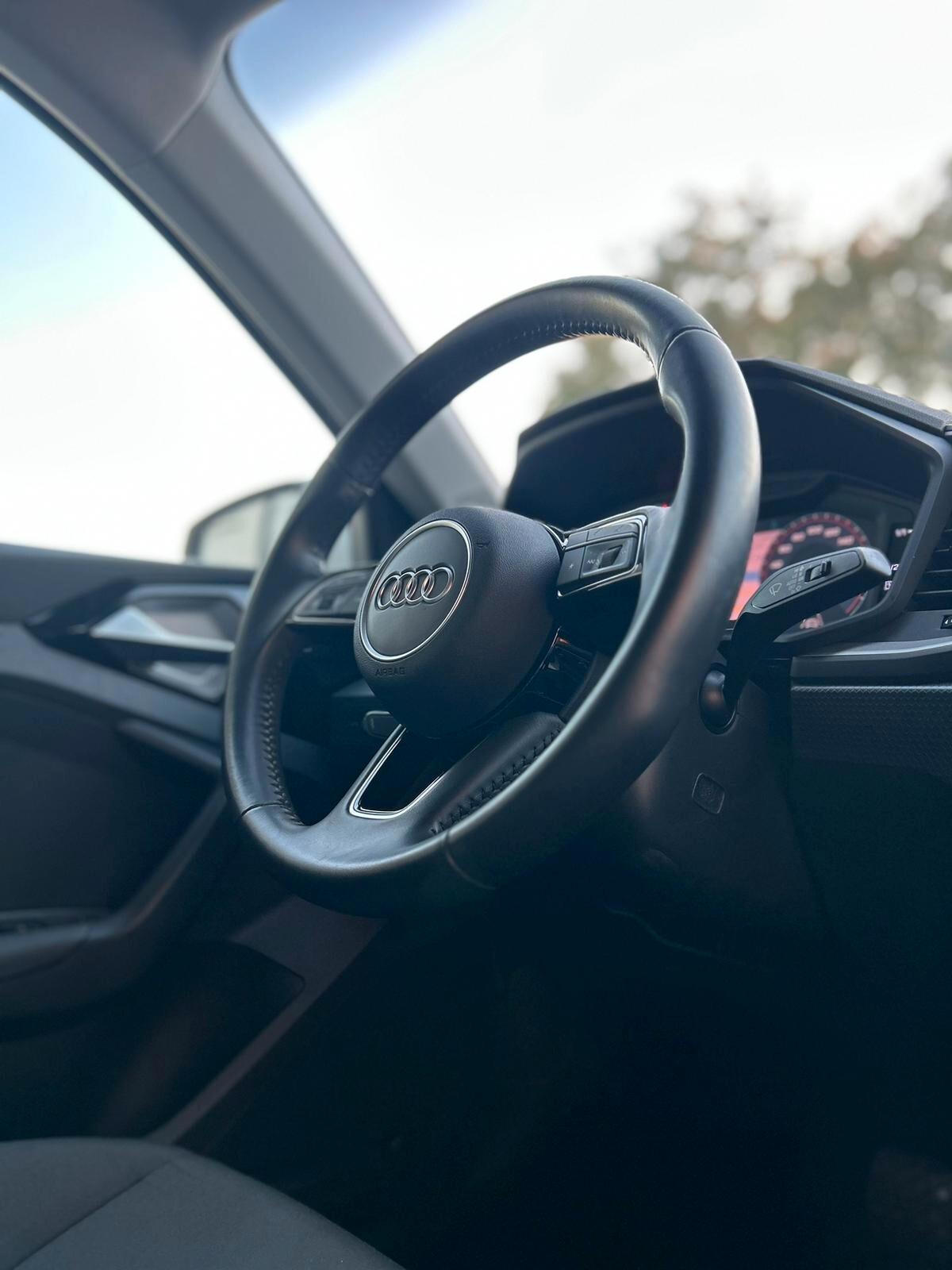 Audi A1 SPB 35 TFSI S tronic Identity Black