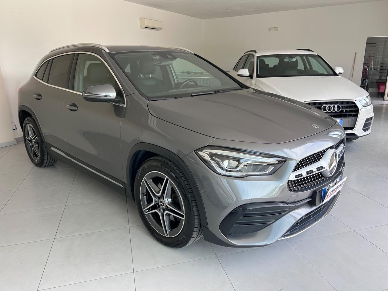 MERCEDES-BENZ GLA 200 d Automatic Premium