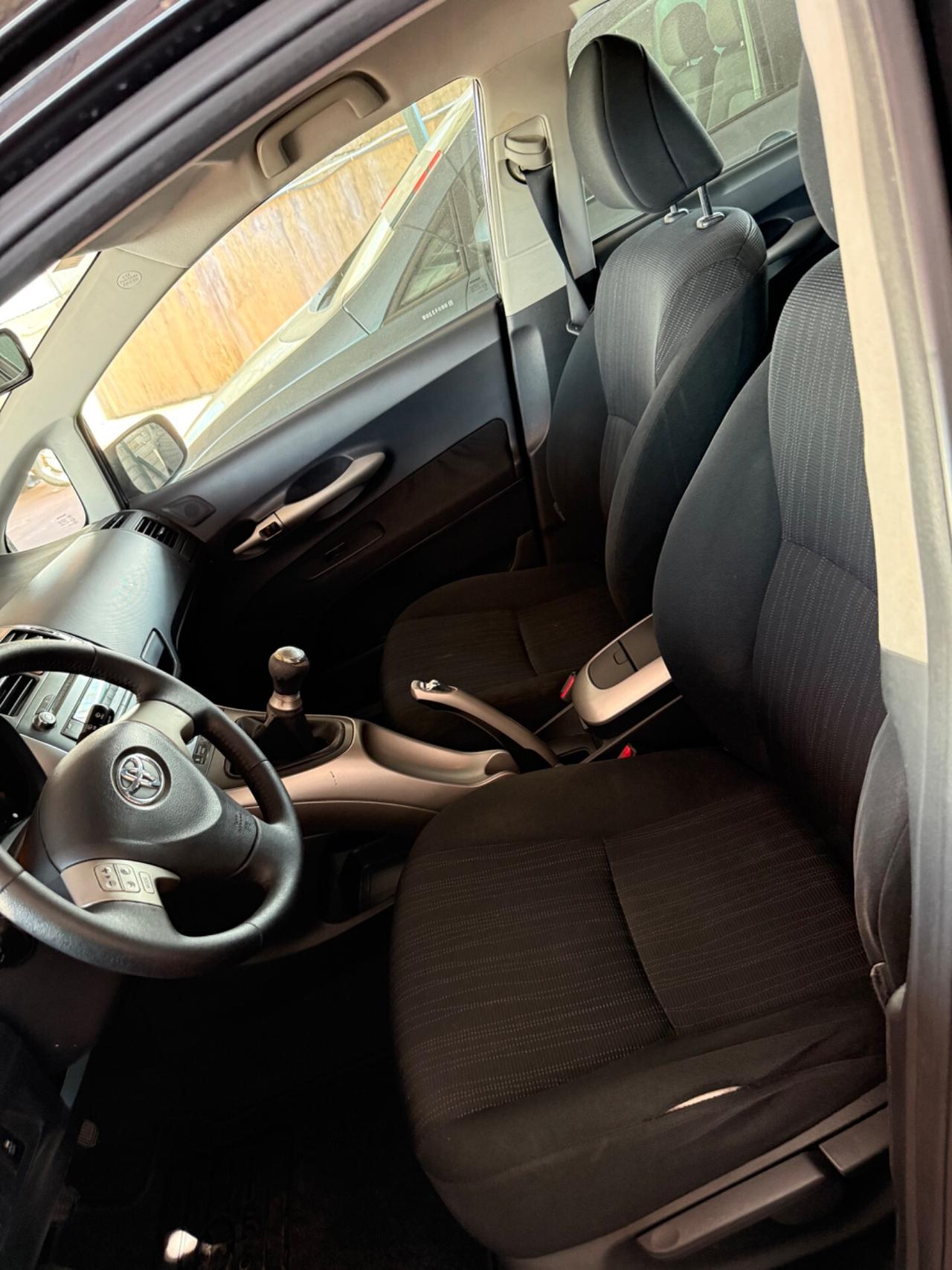 Toyota Auris 1.4 D-4D 3 porte