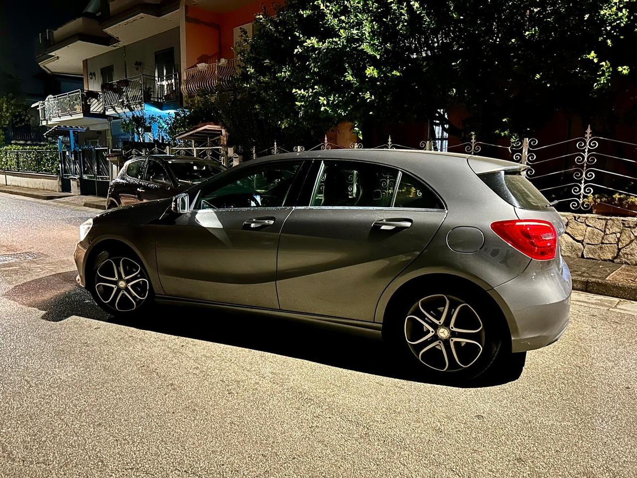 Mercedes-benz A 180 d Premium