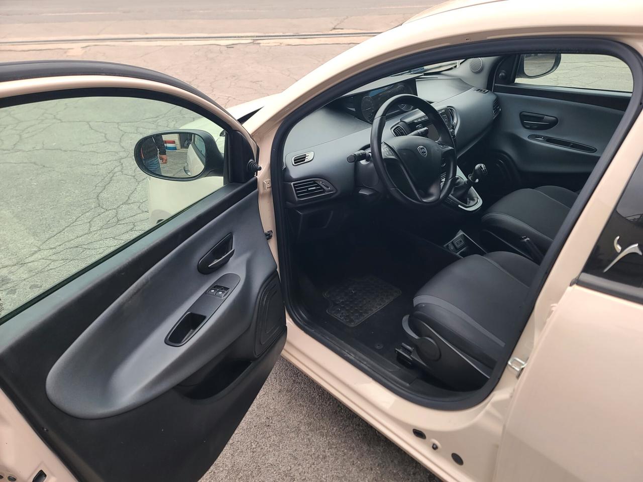 Lancia Ypsilon 1.2 Gold OK NEO solo 90mila KM