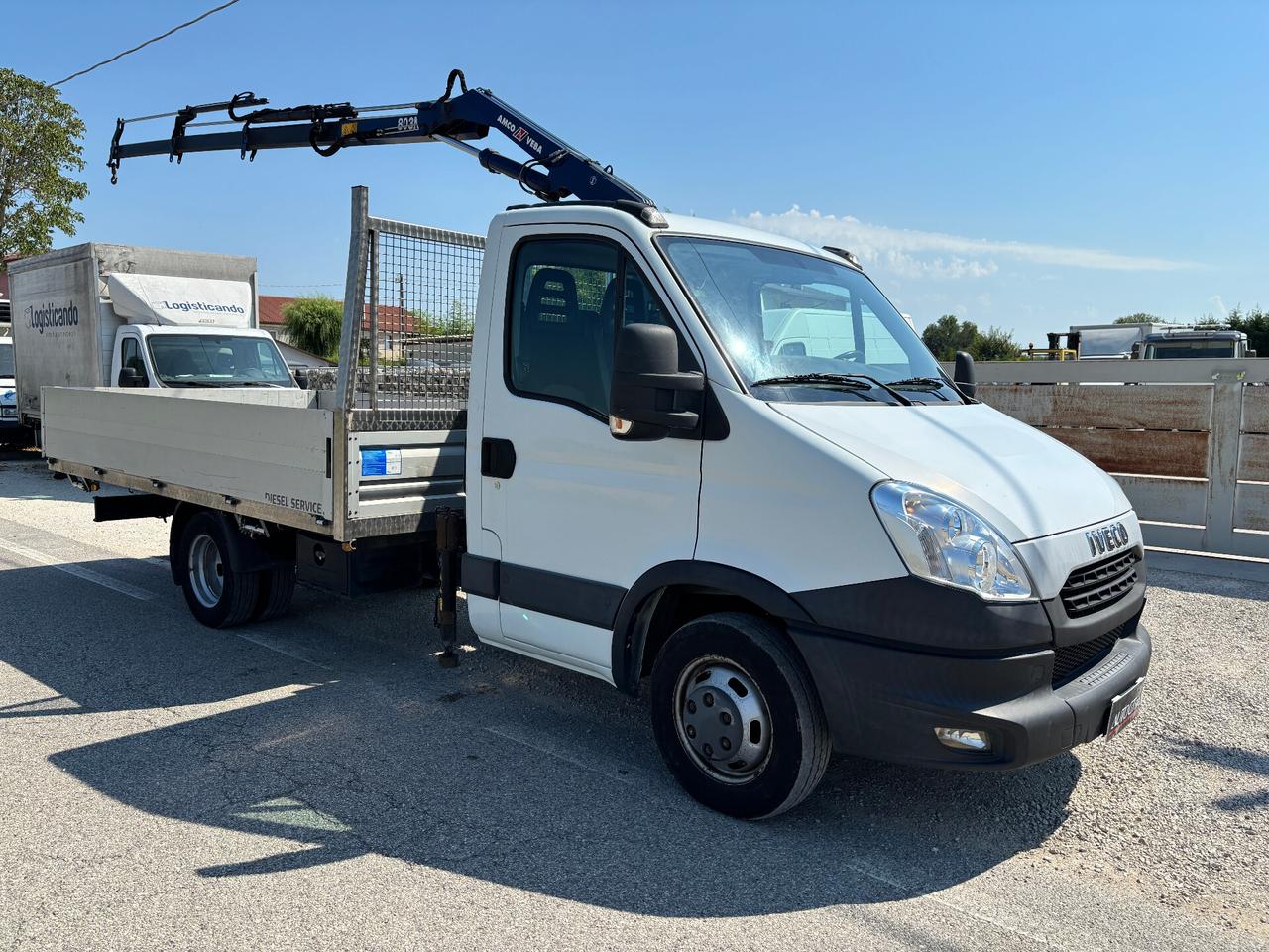 Iveco Daily 35C15 cassonato con gru amco veba V 803