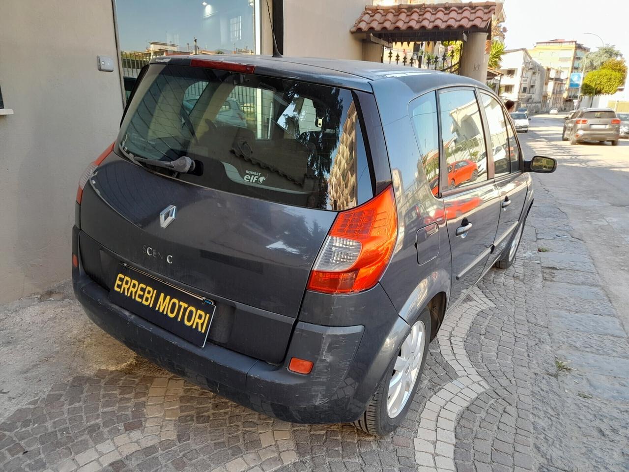 Renault Scenic Scénic 1.5 dCi/105CV Dynamique