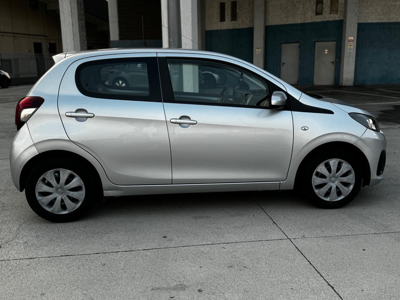 Peugeot 108 VTi 68 5 porte Allure TOP! 2015 30.000km