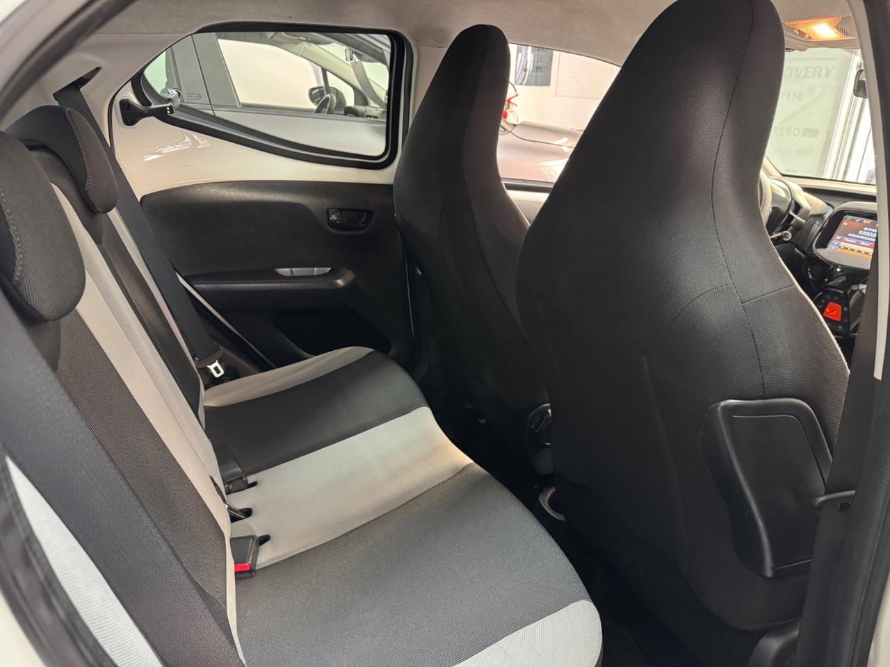 Toyota Aygo 1.0 VVT-i 69 CV 5 porte x-play