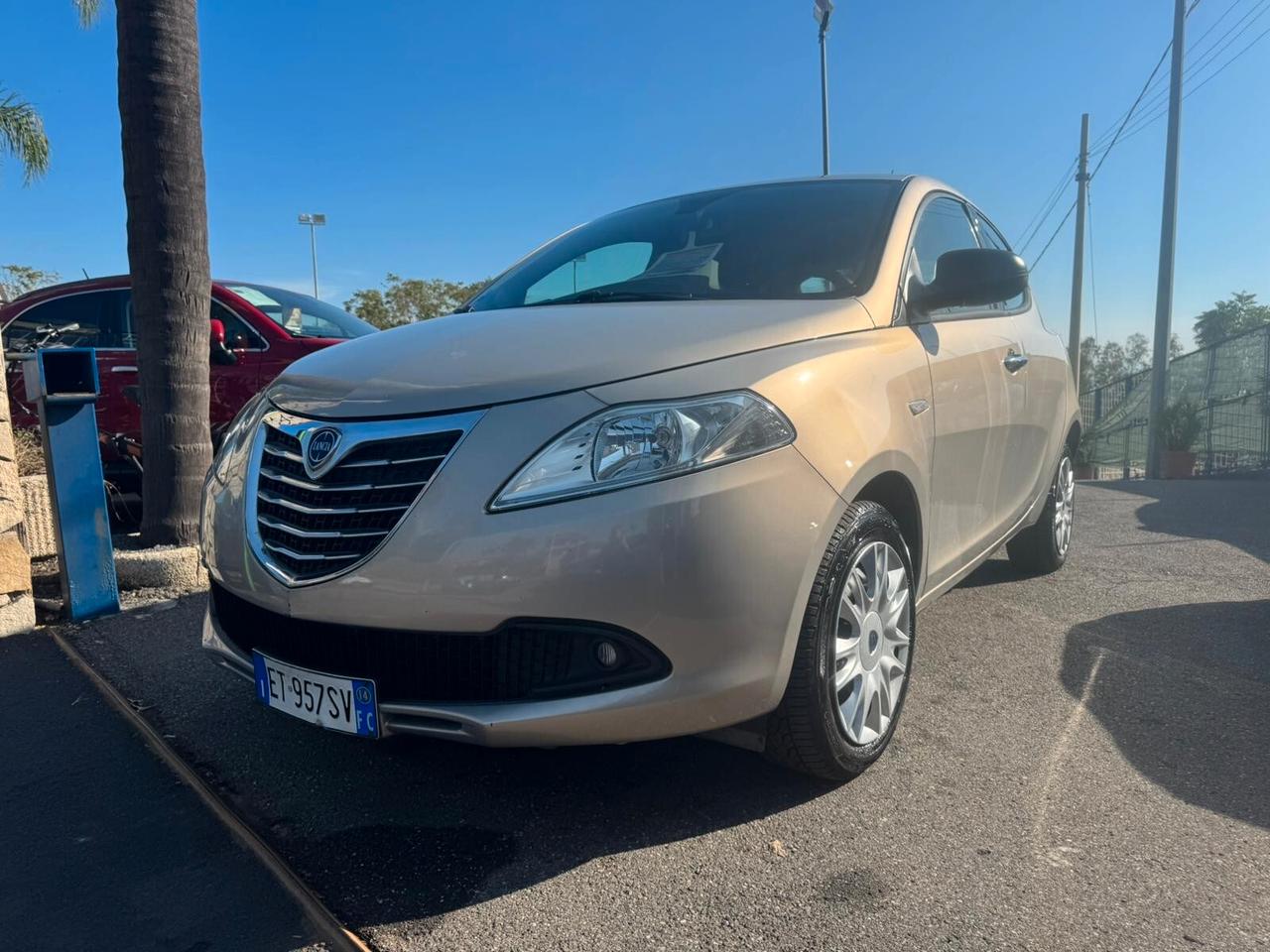 Lancia Ypsilon 1.2 69 CV 5 porte GPL Ecochic Silver