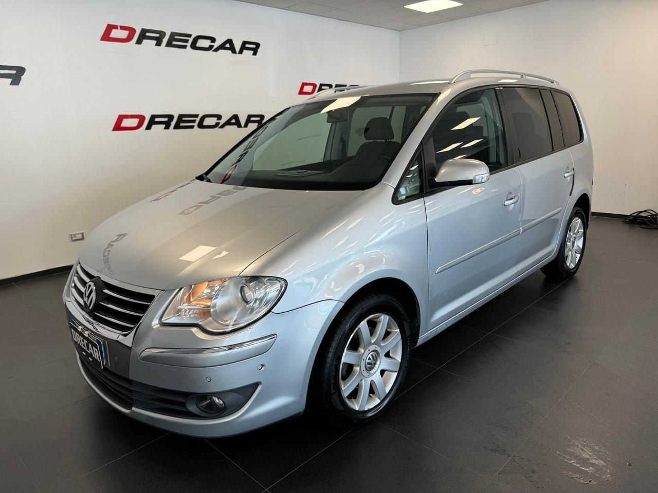 Volkswagen Touran 2.0 TDI DPF Highline 7 POSTI BEN TENUTO