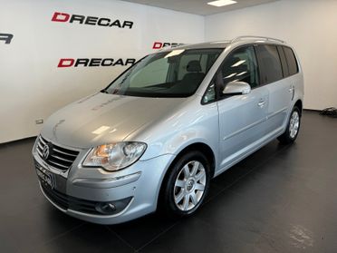 Volkswagen Touran 2.0 TDI DPF Highline 7 POSTI BEN TENUTO