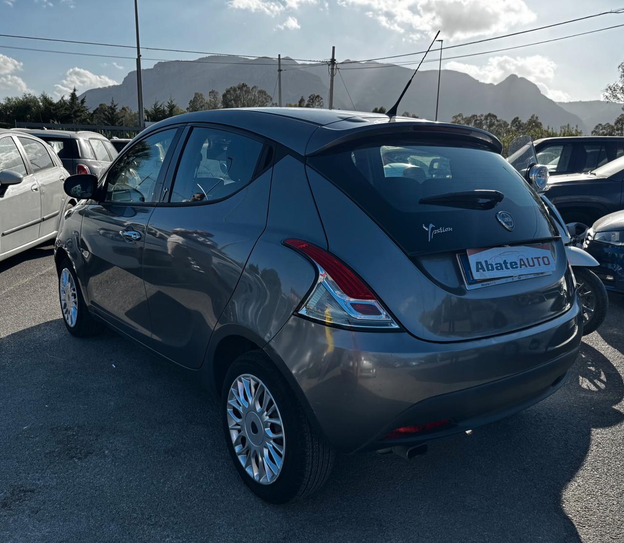 Lancia Ypsilon 1.2 69 CV 5 porte S&S Silver