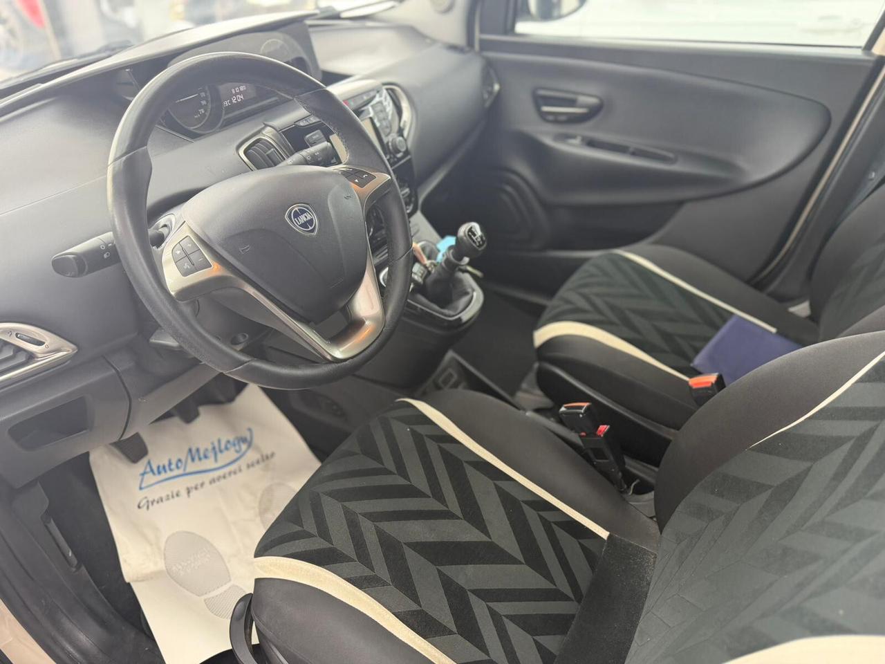 Lancia Ypsilon 1.2 69 CV 5 porte Gold