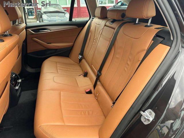 BMW 530 530d Touring xdrive Business PELLE 265cv - FR877SY
