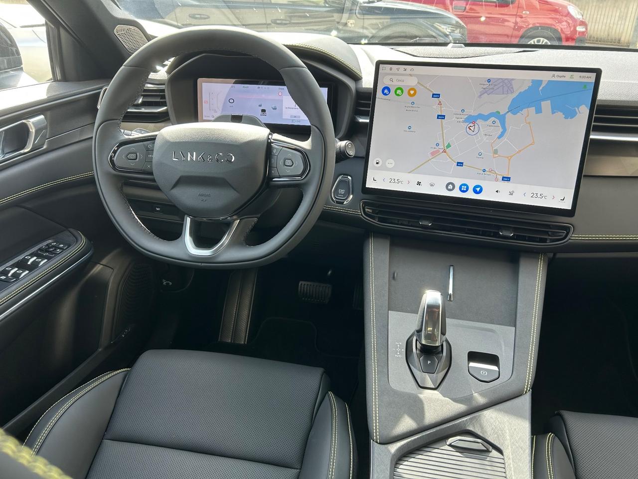 Lynk&co 01 PHEV More