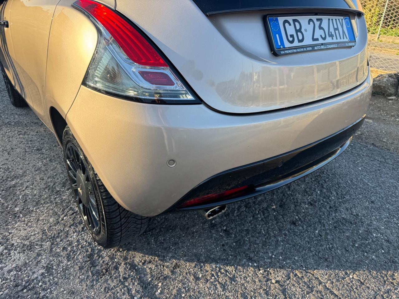 Lancia Ypsilon 1.2 69 CV 5 porte GPL Ecochic Gold NEOPATENTATI