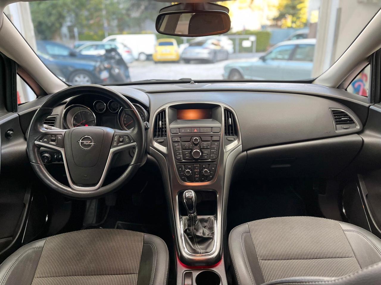 Opel Astra 1.4 Turbo 140CV GPL
