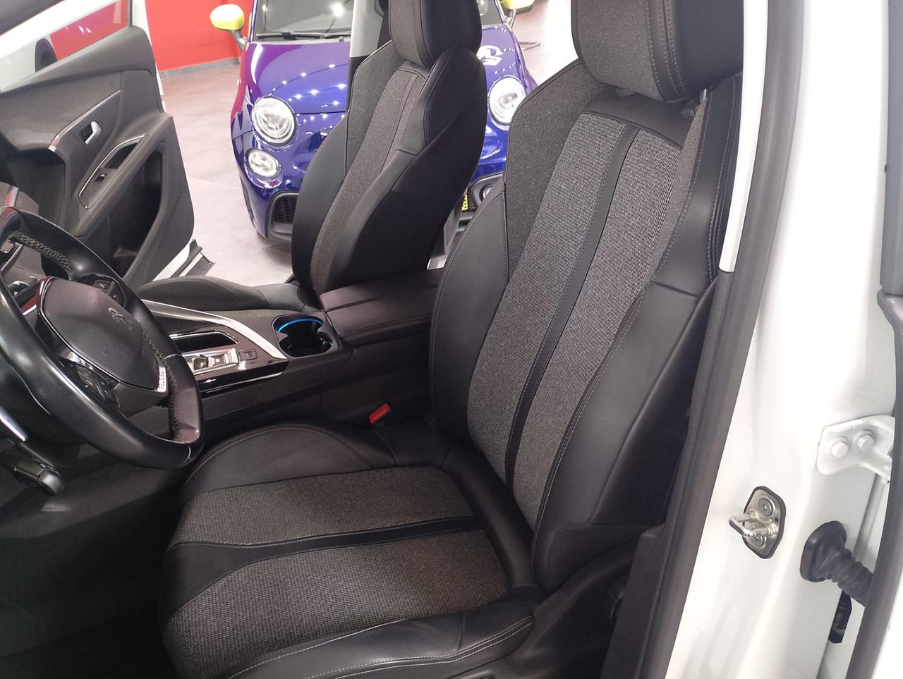 Peugeot 3008 BlueHDi 130 S&S EAT8 Allure