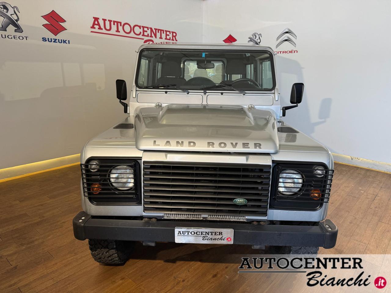 Land Rover Defender 90 SW Defender 90 2.4 td SE SW