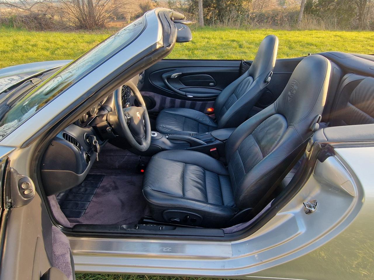 Porsche 911 Carrera 4 Cabriolet - Mod 996