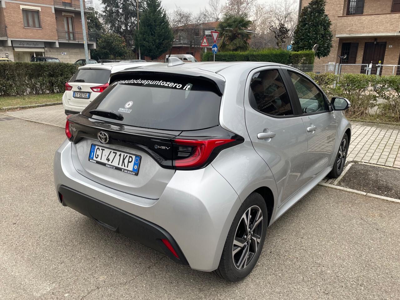 Toyota Yaris 1.5 Hybrid 5 porte lounge