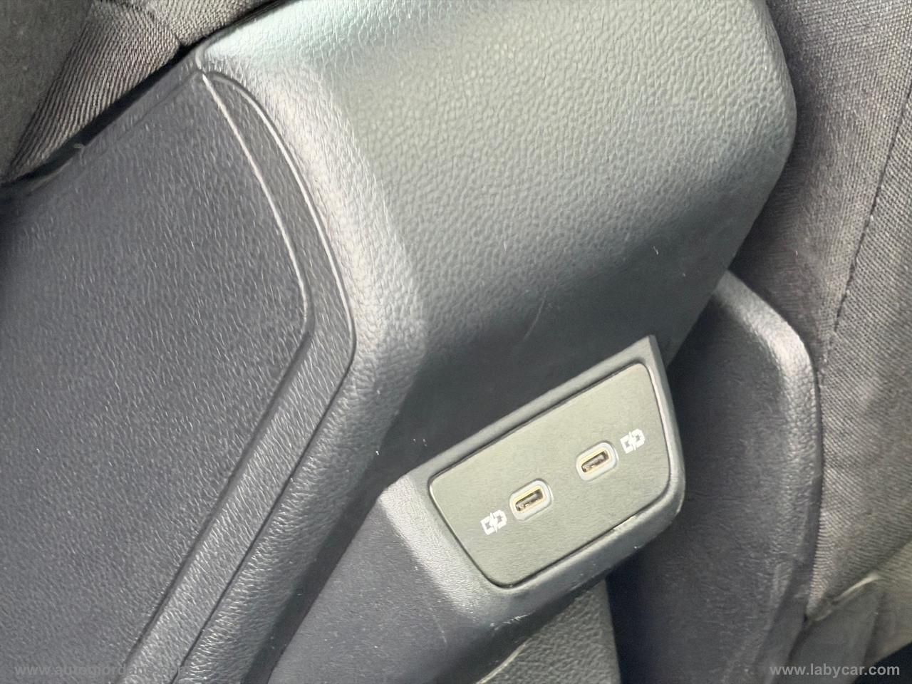 VOLKSWAGEN Taigo 1.0 TSI 110 CV R-Line