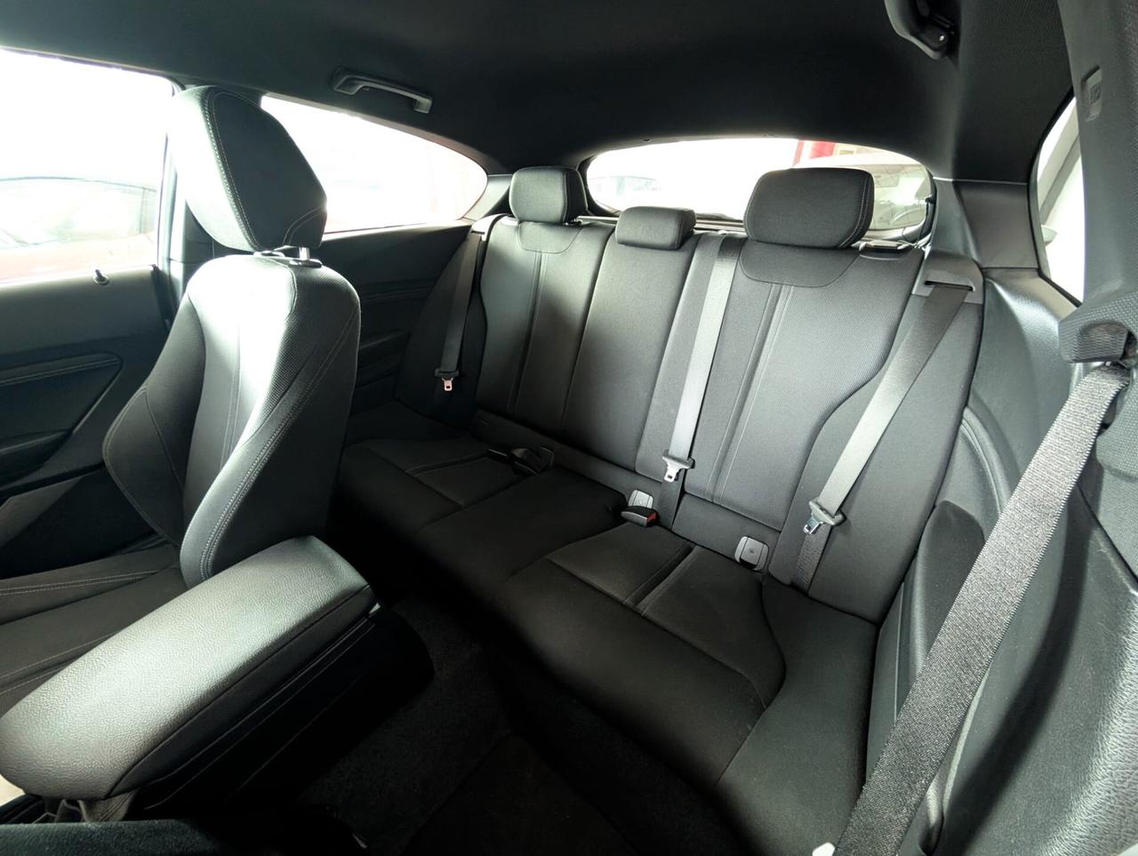 Bmw 116 116d 3p. Urban