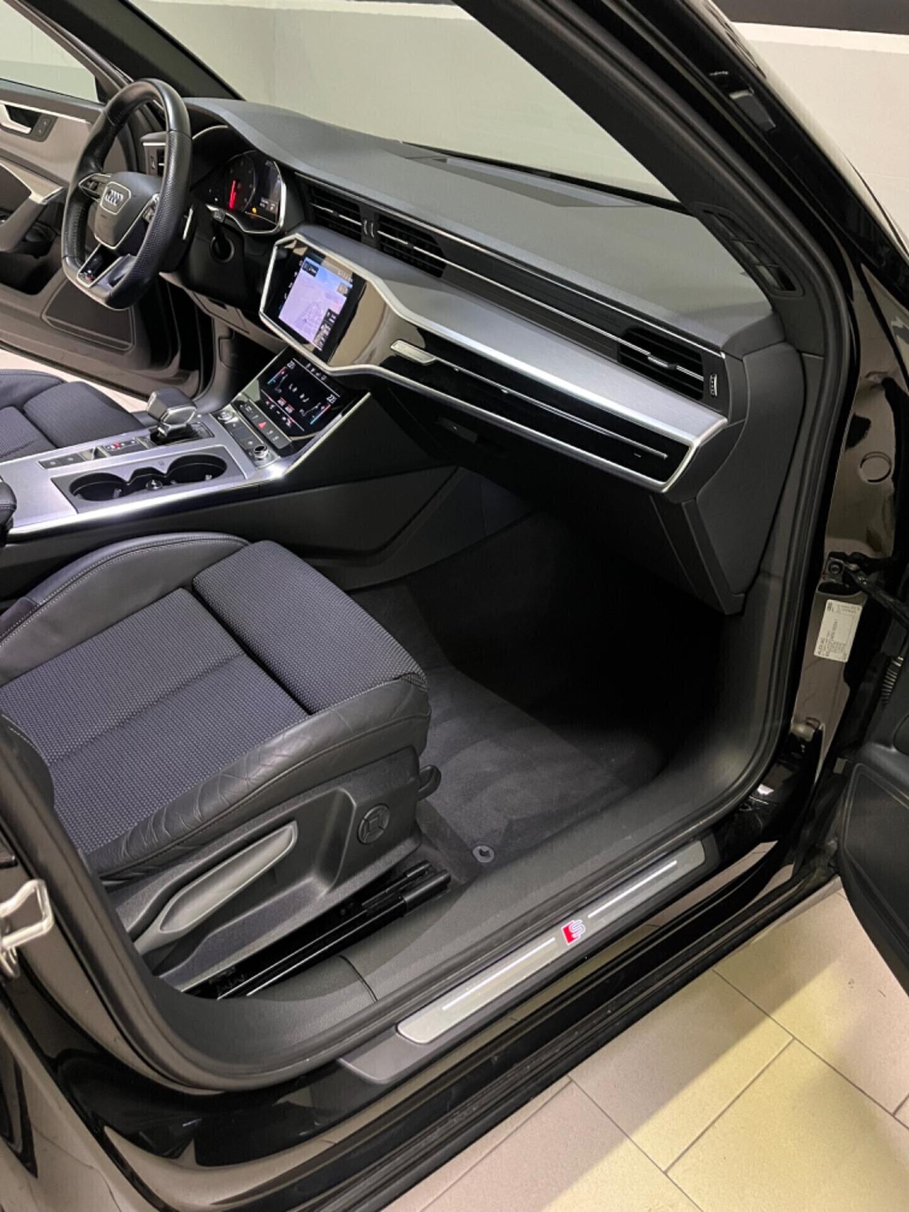 Audi A6 Avant 40 2.0 TDI S line *matrix