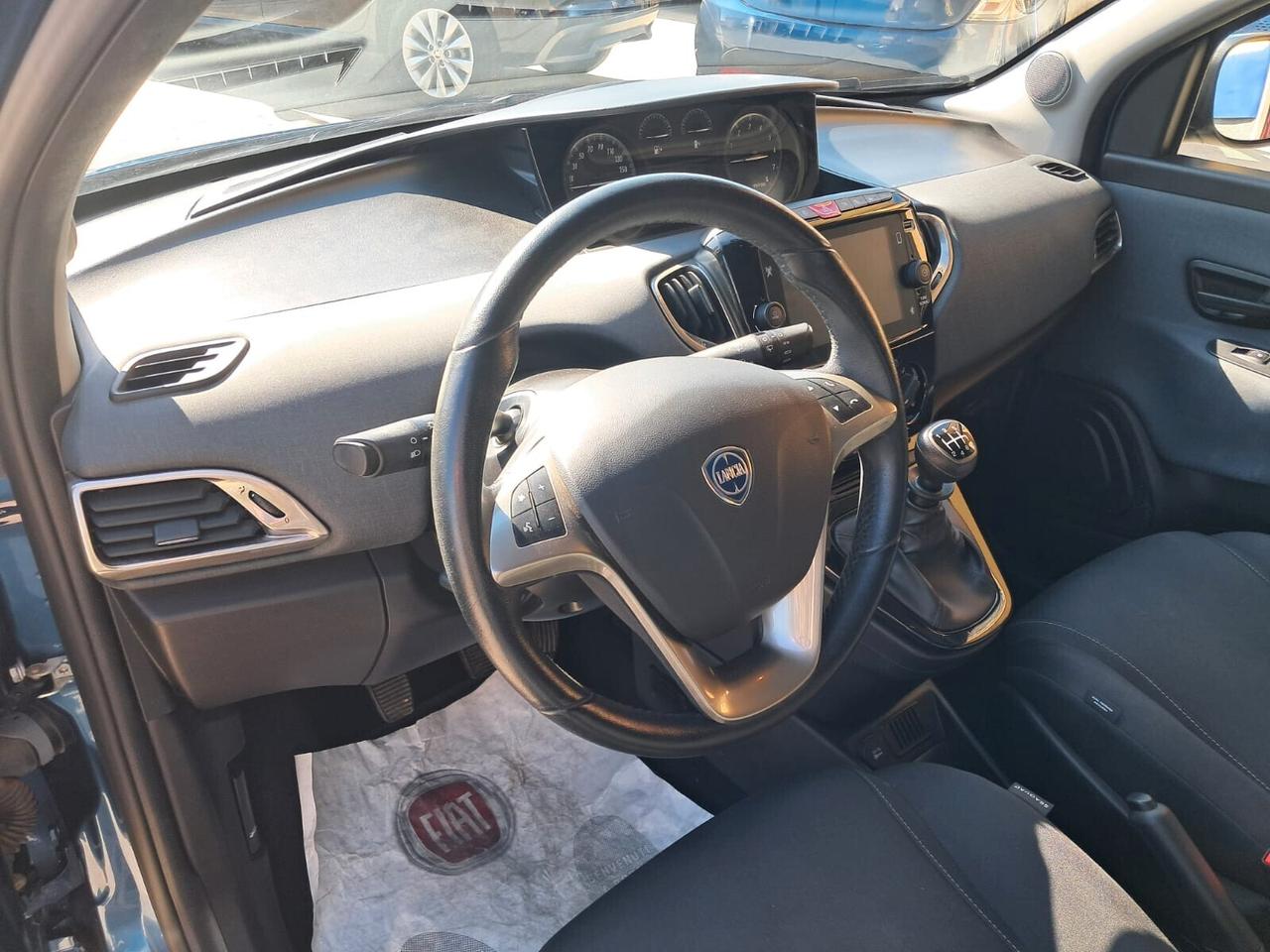 Lancia Ypsilon 1.0 FireFly 5 porte S&S Hybrid Gold