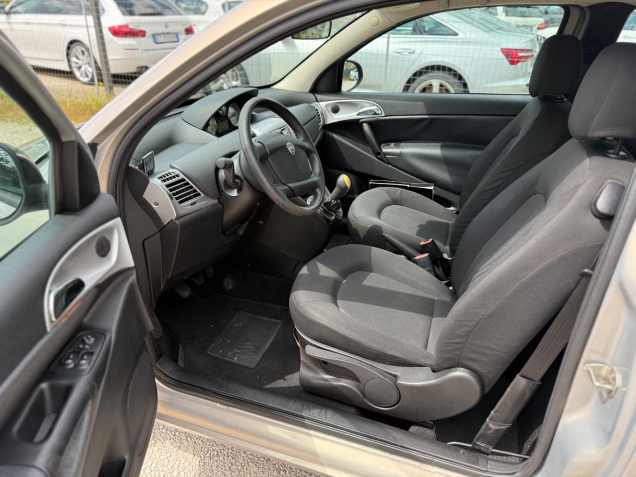 Lancia Ypsilon 1.3 MJT 75 CV Platino Ok neopatent Euro5