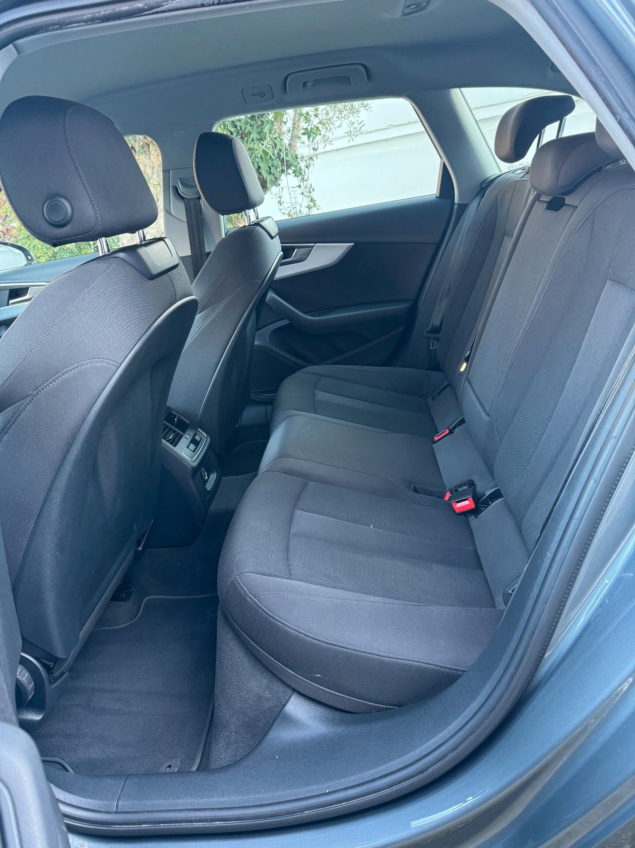 Audi A4 Avant 2.0 TDI 122 CV S tronic Business Sport