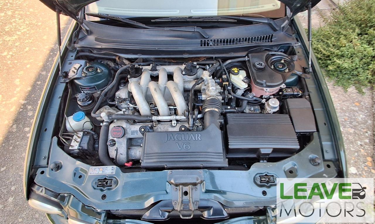 Jaguar X-Type 2 litri V6 Executive (M1540)