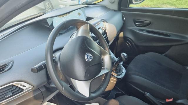 LANCIA Ypsilon 1.2 69 CV 5 porte Silver