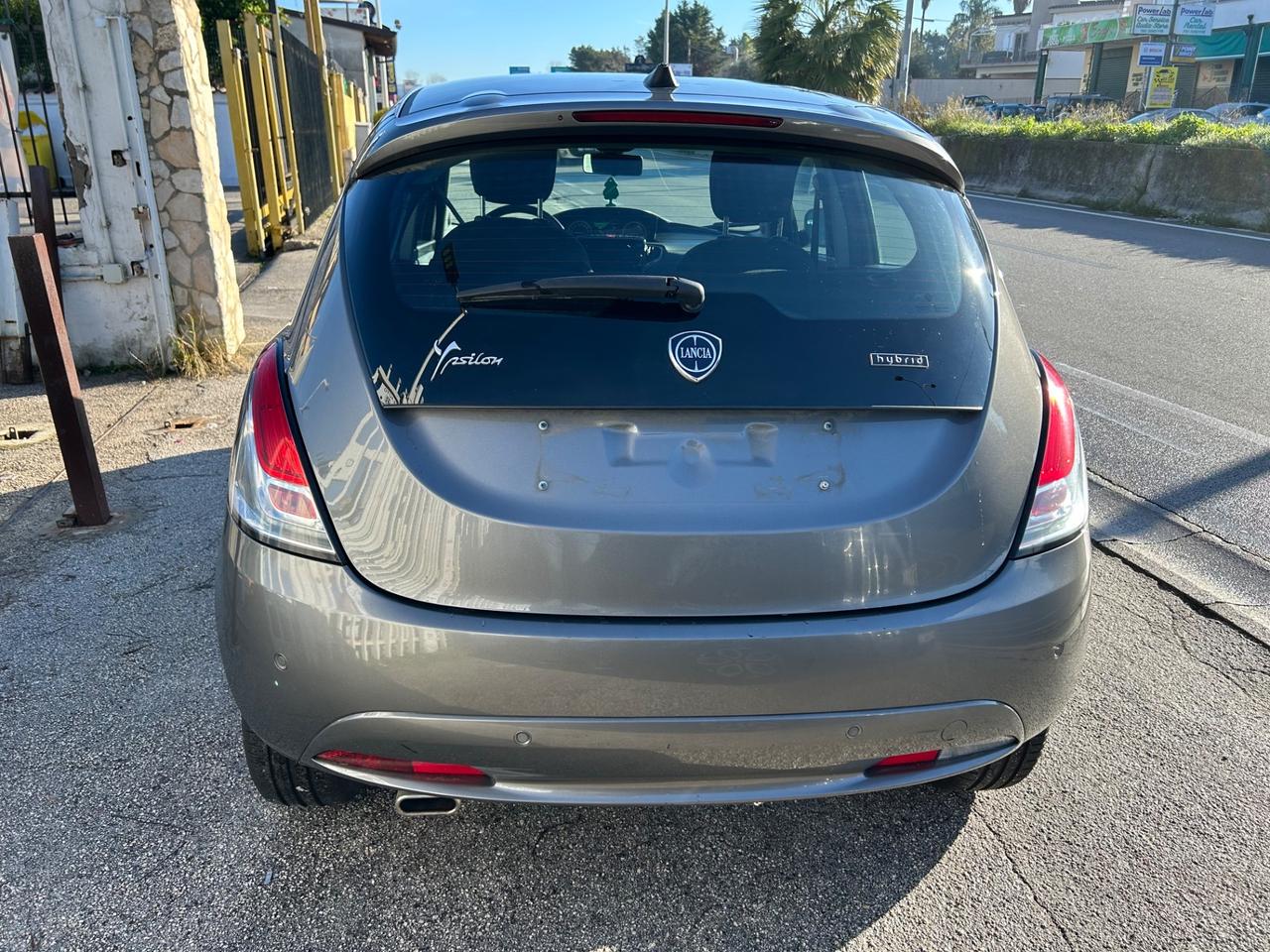 Lancia Ypsilon 1.0 FireFly 5 porte S&S Hybrid Gold