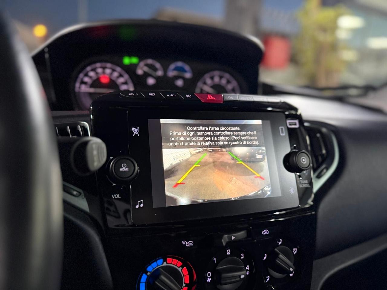 Lancia Ypsilon 1.0 FireFly 5 porte S&S Hybrid Platino