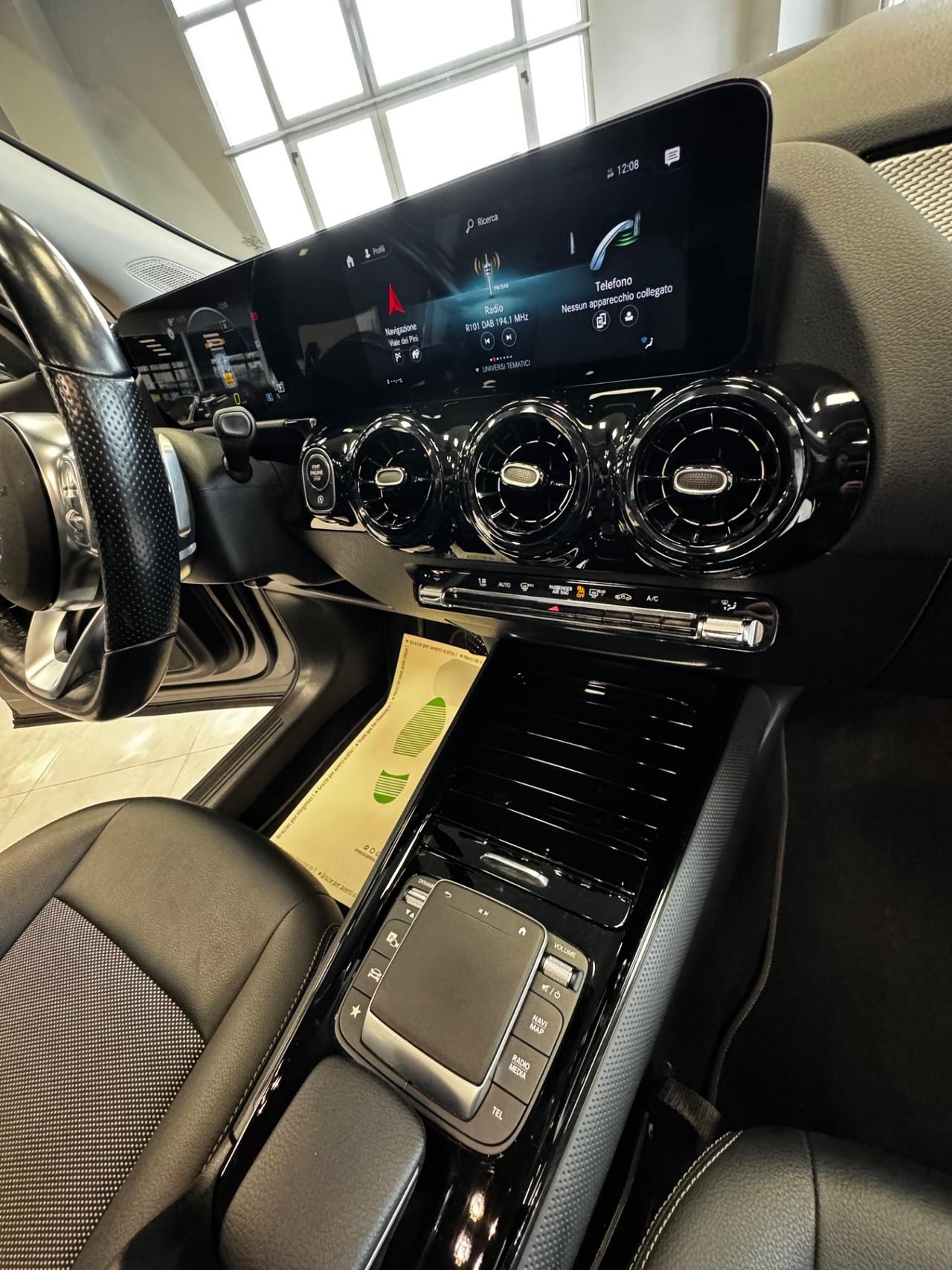 MERCEDES GLA 200CDI AT8 TETTO APRIBILE + PACK PREMIUM