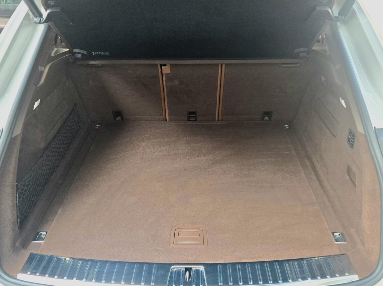 Porsche Cayenne Coupé 3.0 V6 E-Hybrid Platinum Edition