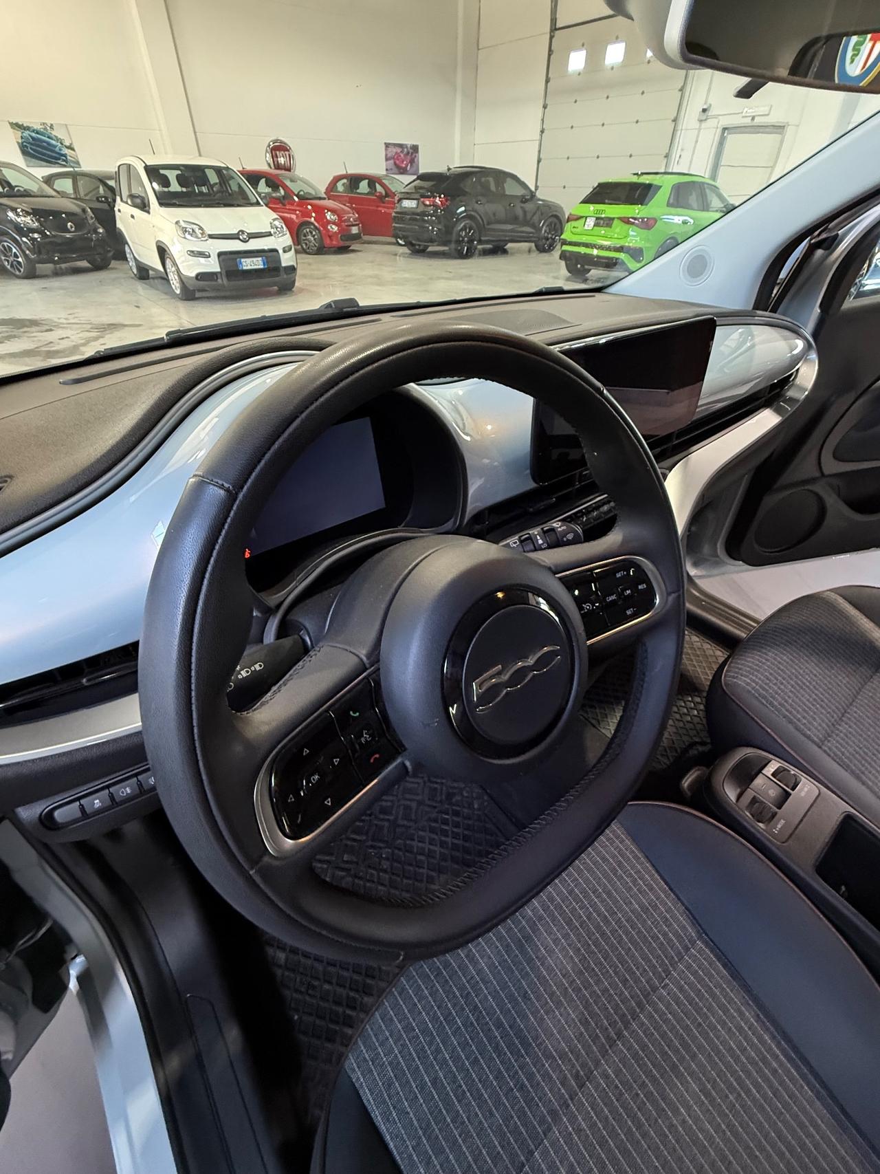 Fiat 500 500e Berlina 42 kWh Passion