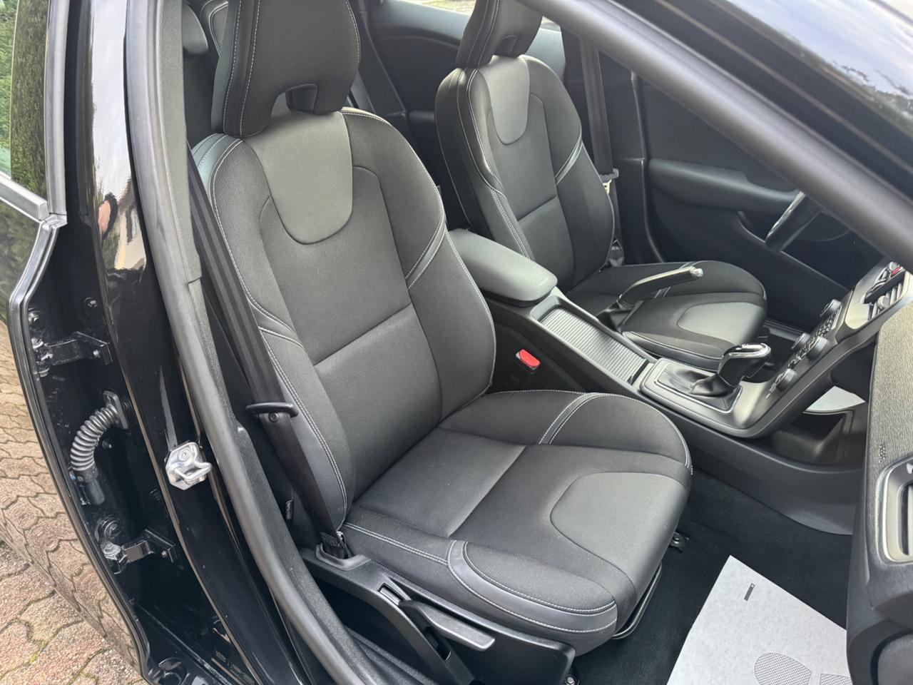 Volvo V40 D2 Geartronic Business Plus